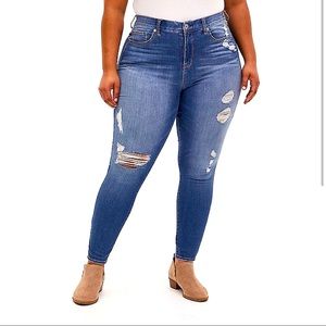 ✨ torrid sky high skinny jeans ✨